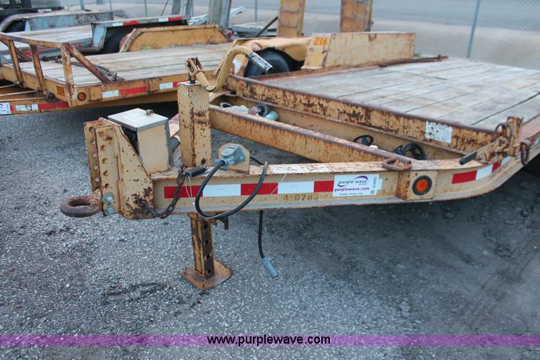 image for item D8261 2001 Towmaster T-12DDT tilt deck trailer