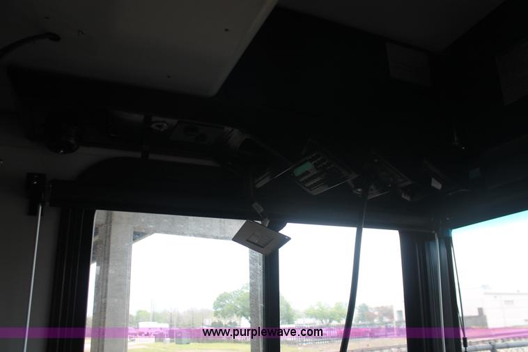 image for item D8279 2002 Gillig G22B102N4 transit bus