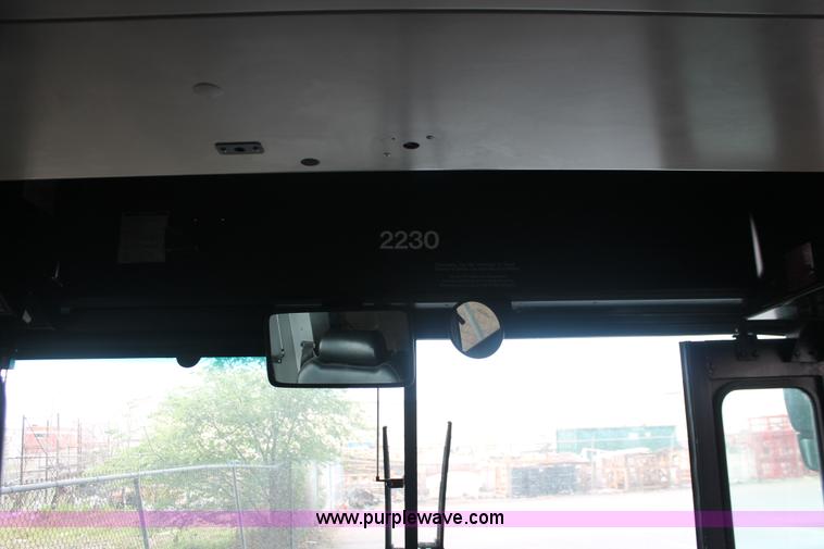 image for item D8279 2002 Gillig G22B102N4 transit bus