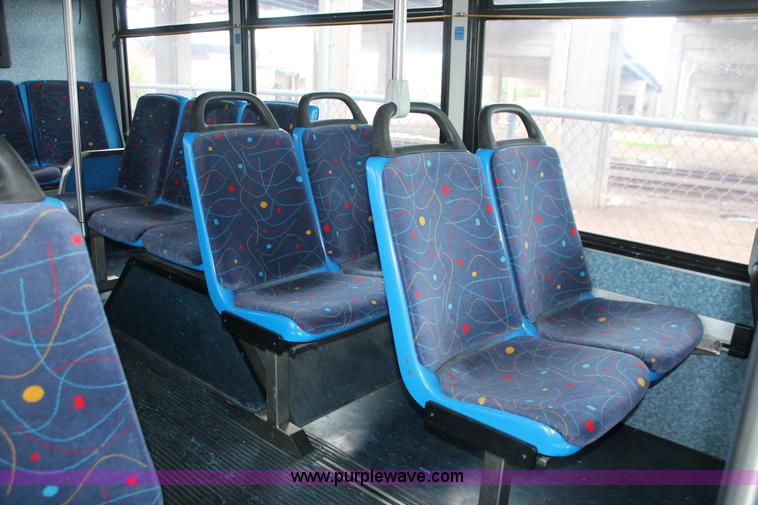 image for item D8279 2002 Gillig G22B102N4 transit bus