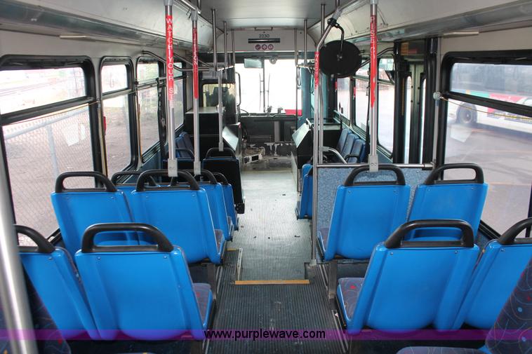 image for item D8279 2002 Gillig G22B102N4 transit bus