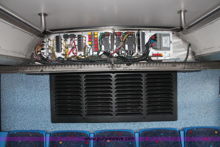 image for item D8279 2002 Gillig G22B102N4 transit bus