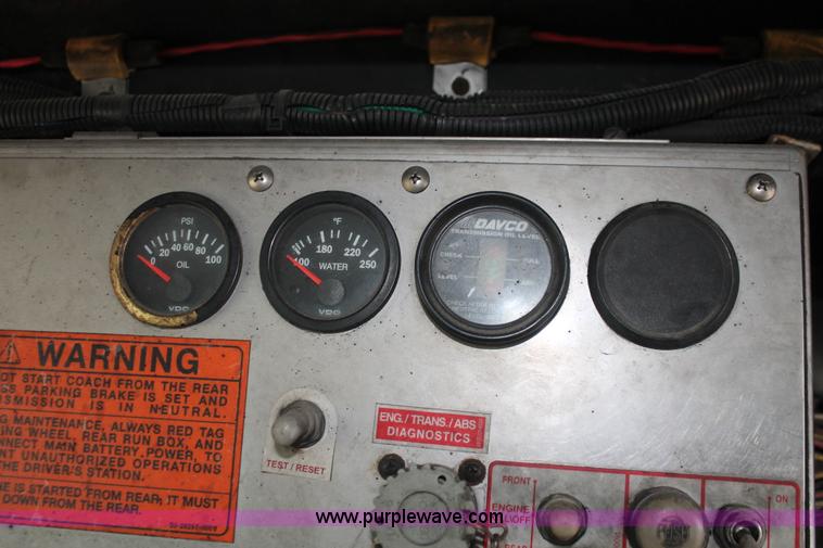 image for item D8279 2002 Gillig G22B102N4 transit bus