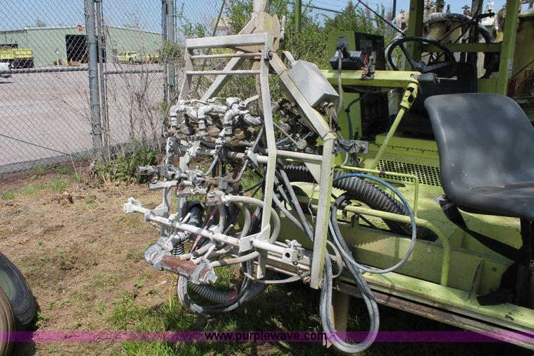 image for item D8283 1996 MB ride-on paint striper