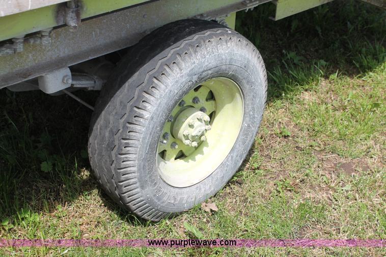 image for item D8283 1996 MB ride-on paint striper