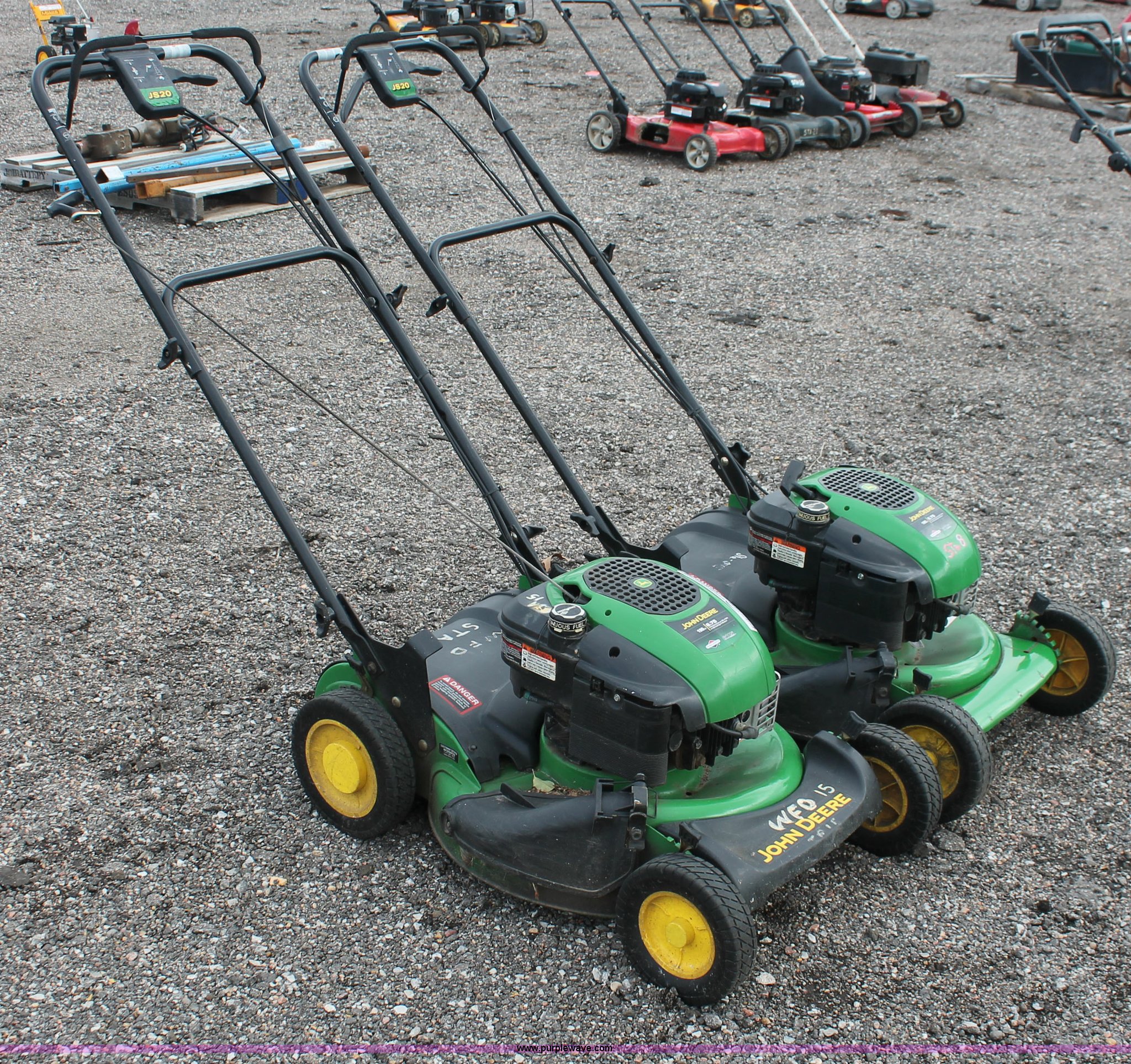 (2) John Deere JS20 self propelled mowers in Wichita, KS Item AH9163