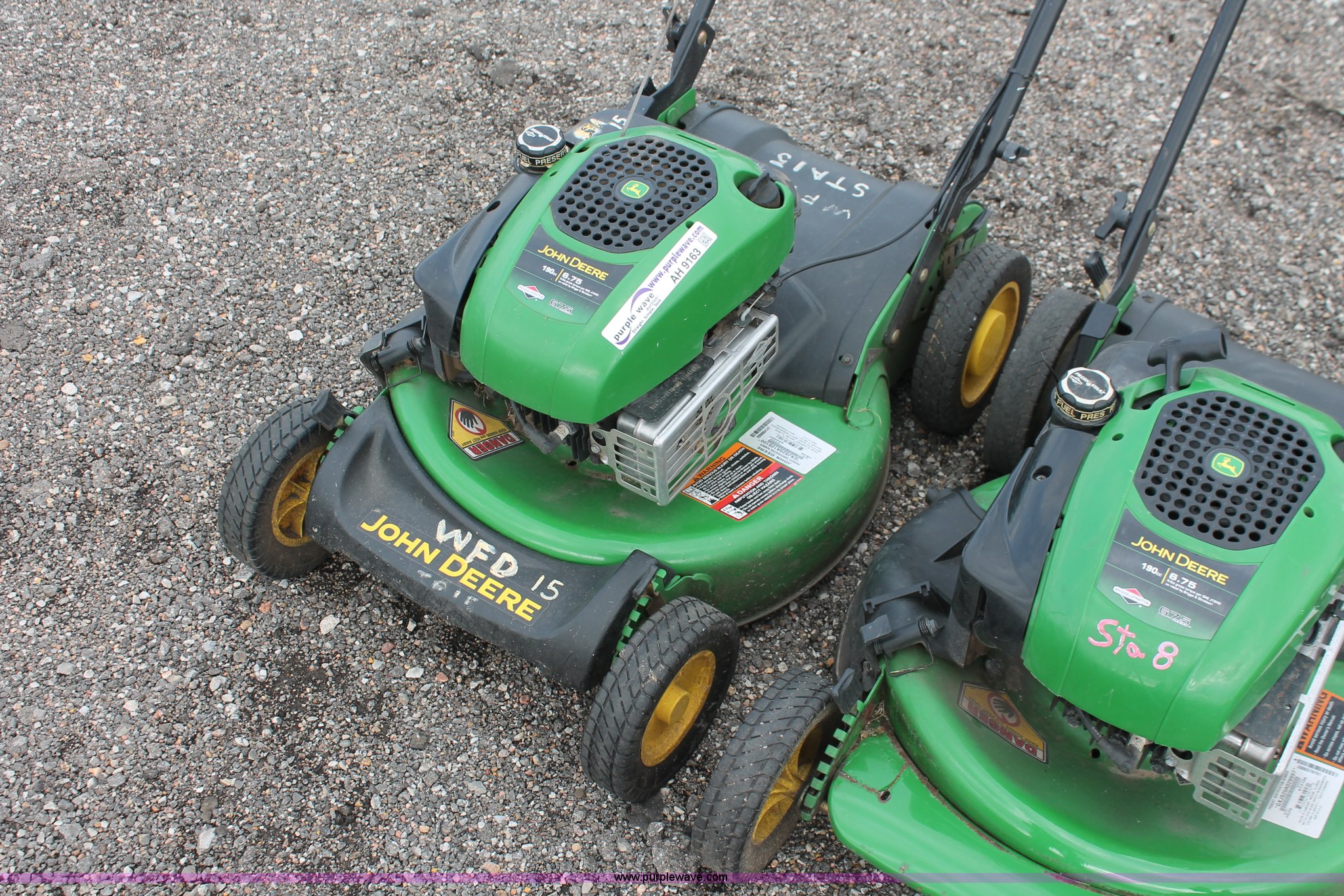 (2) John Deere JS20 self propelled mowers in Wichita, KS Item AH9163