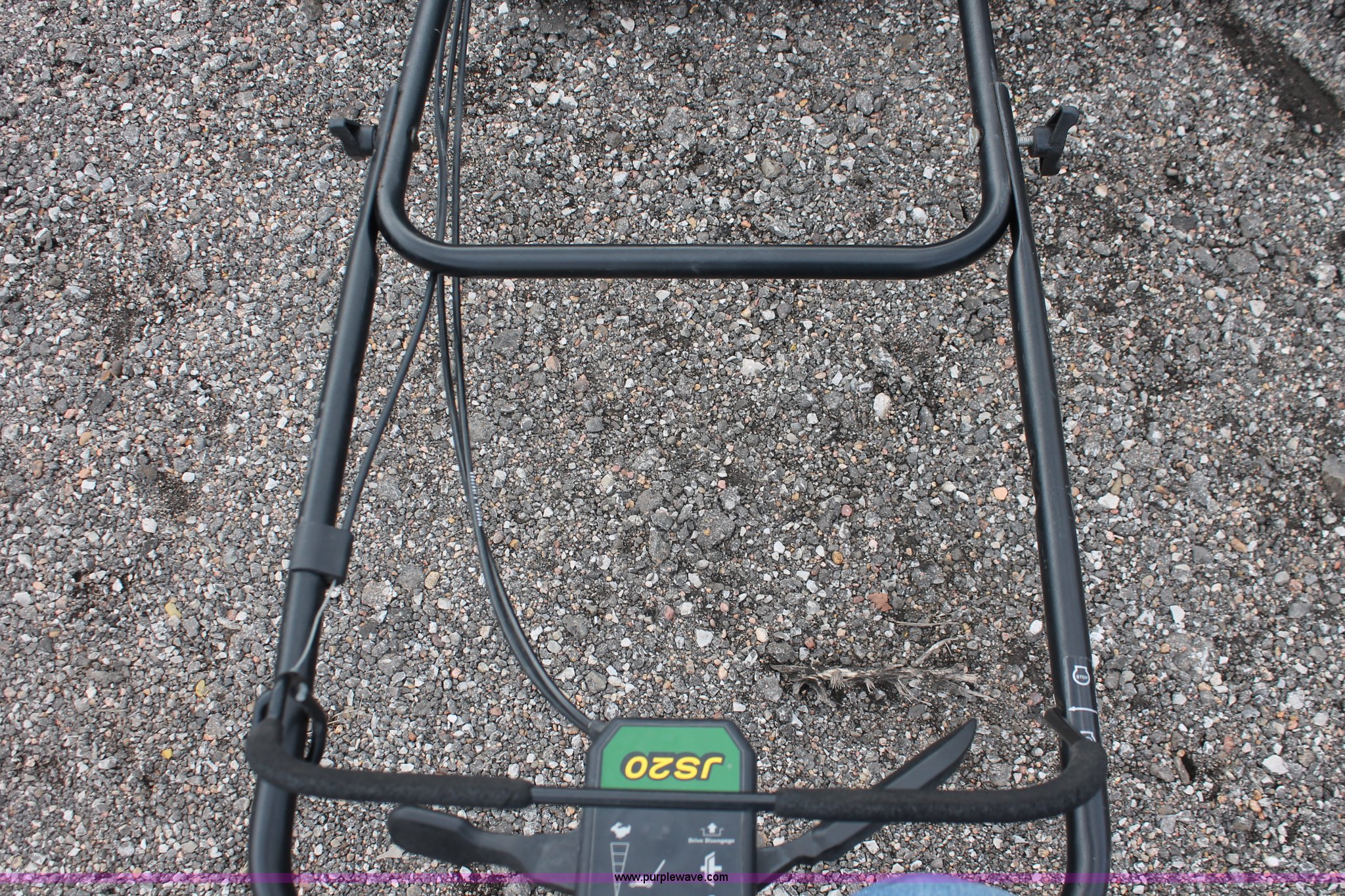 (2) John Deere JS20 self propelled mowers in Wichita, KS Item AH9163