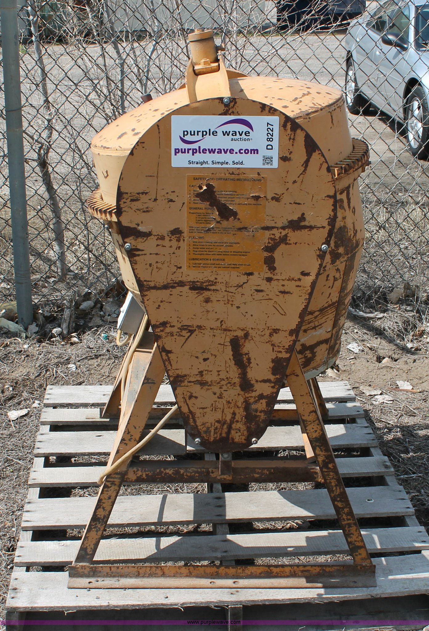 Gilson cement mixer in Wichita, KS Item D8227 sold Purple Wave