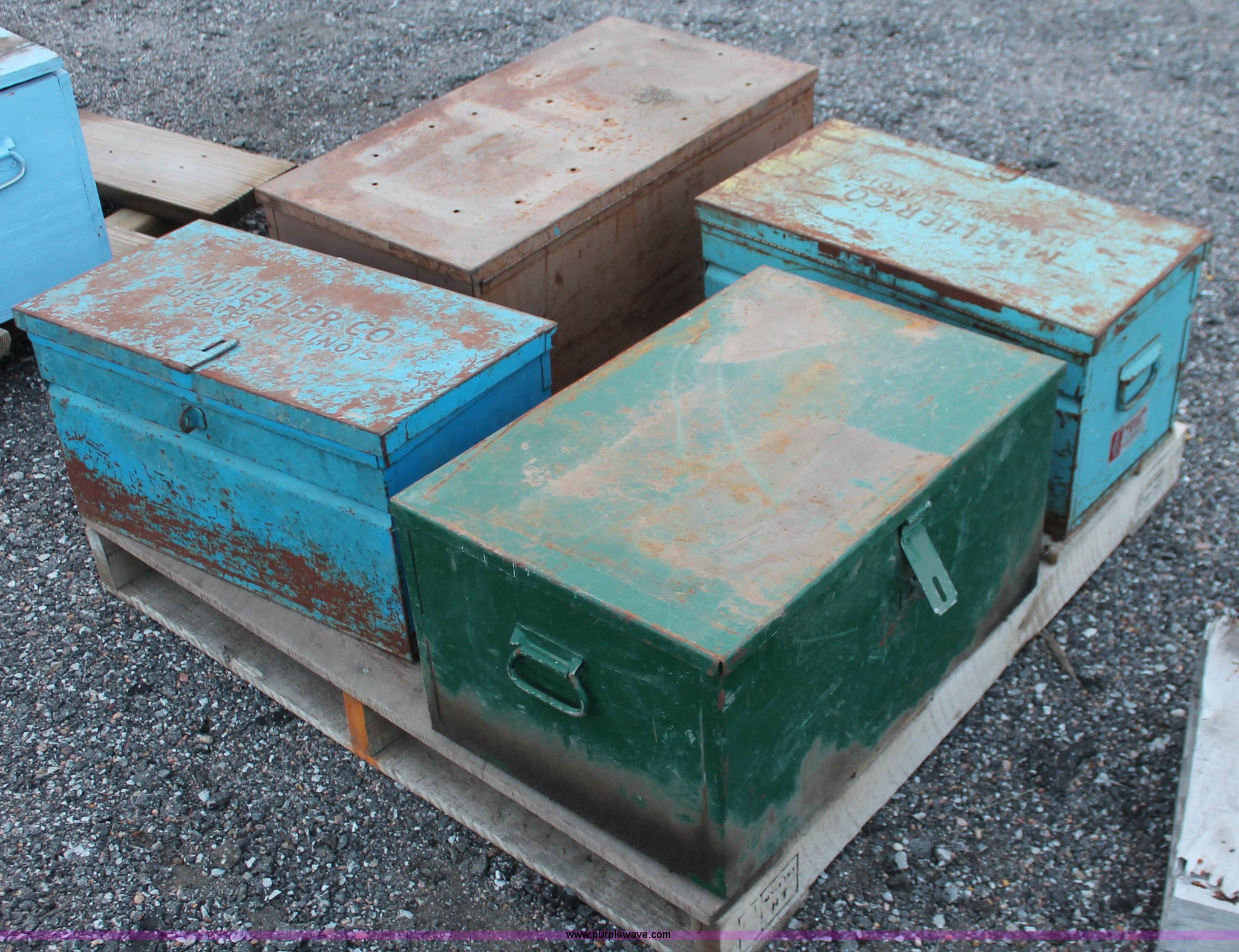 (4) assorted toolboxes in Wichita, KS Item D8265 sold Purple Wave
