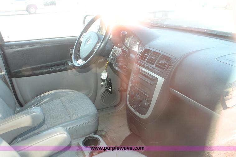 image for item D8315 2006 Pontiac Montana SV6 van