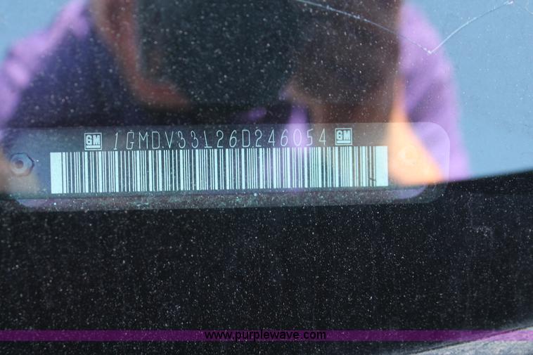 image for item D8315 2006 Pontiac Montana SV6 van