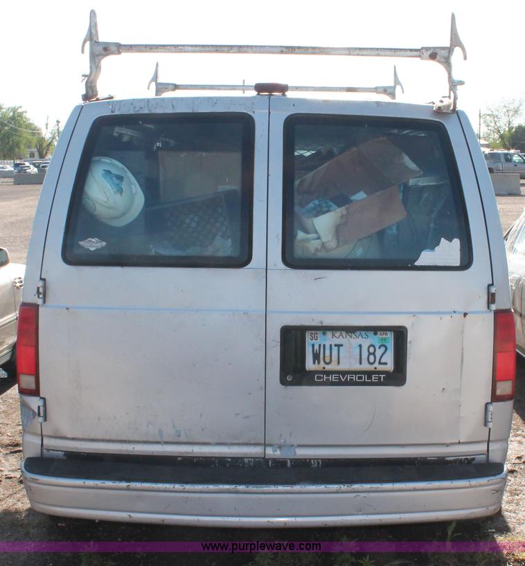image for item D8317 1992 Chevrolet Astro Cargo van