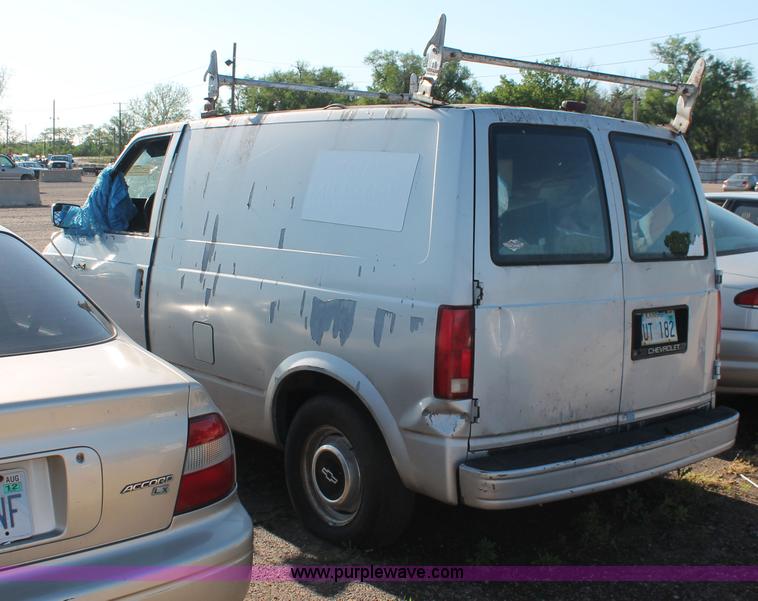 image for item D8317 1992 Chevrolet Astro Cargo van