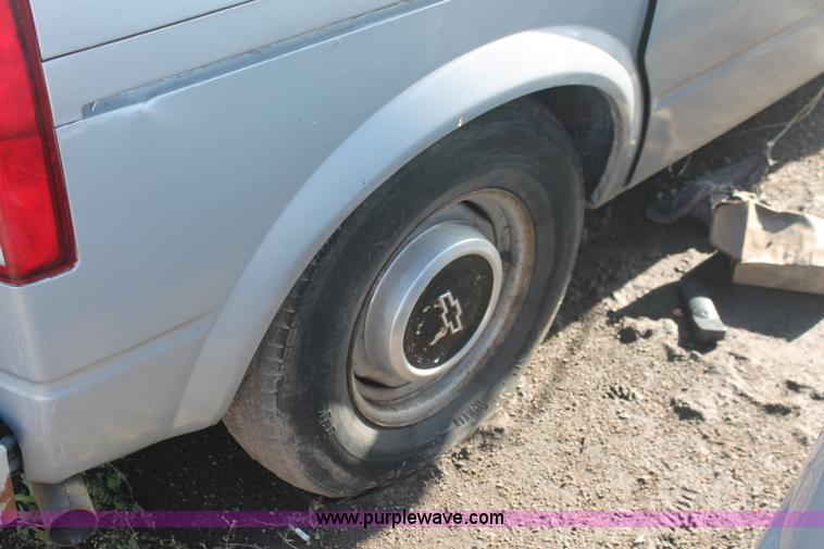 image for item D8317 1992 Chevrolet Astro Cargo van
