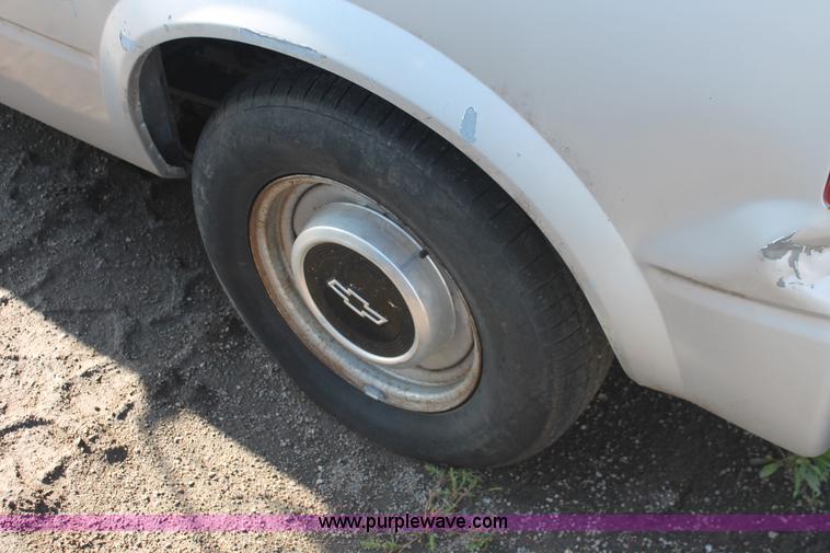 image for item D8317 1992 Chevrolet Astro Cargo van