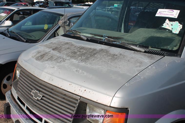 image for item D8317 1992 Chevrolet Astro Cargo van