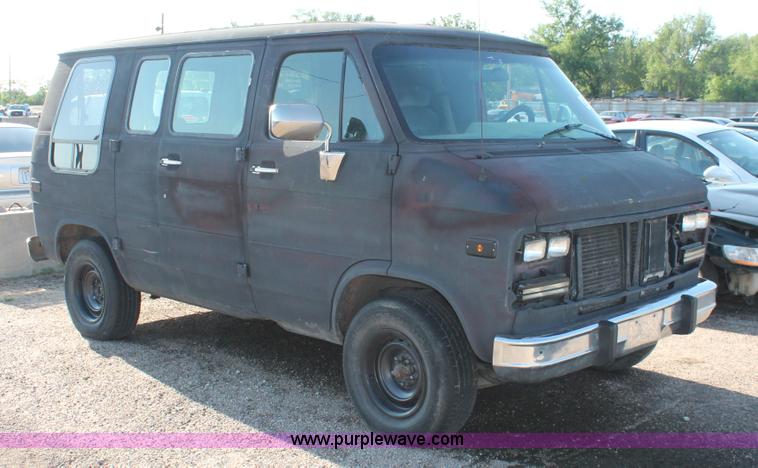 image for item D8318 1995 Chevrolet G20 Sport van