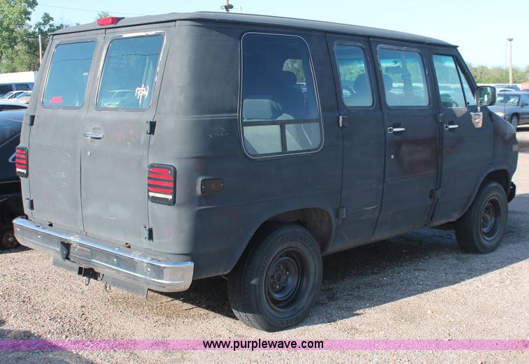 image for item D8318 1995 Chevrolet G20 Sport van