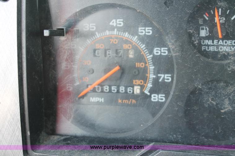 image for item D8318 1995 Chevrolet G20 Sport van