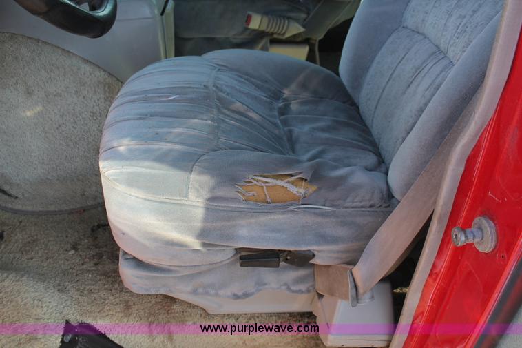 image for item D8318 1995 Chevrolet G20 Sport van