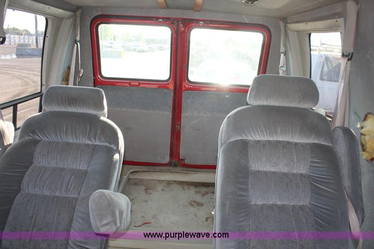 image for item D8318 1995 Chevrolet G20 Sport van