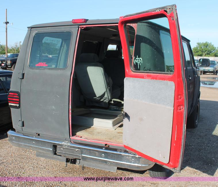 image for item D8318 1995 Chevrolet G20 Sport van