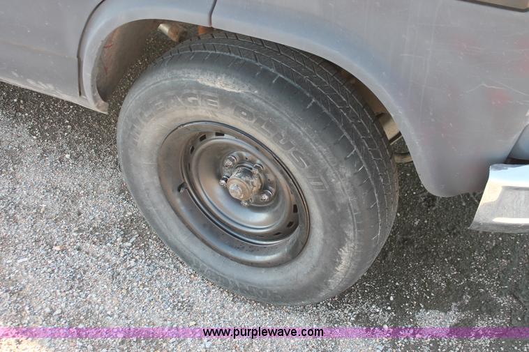 image for item D8318 1995 Chevrolet G20 Sport van