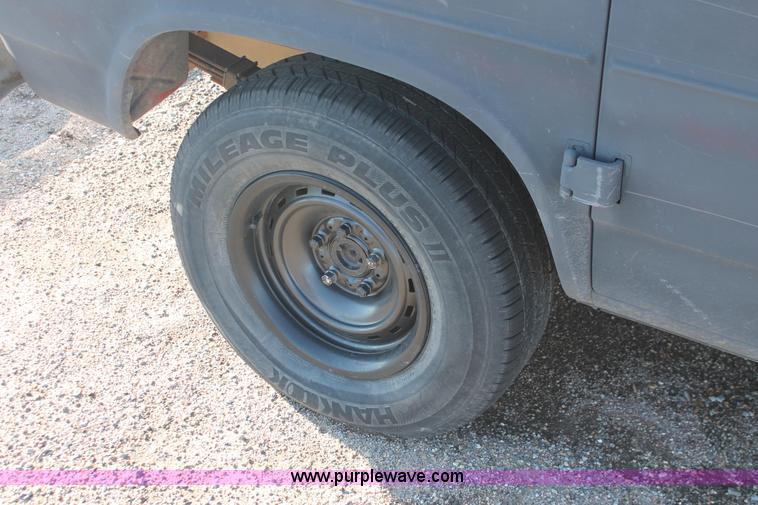 image for item D8318 1995 Chevrolet G20 Sport van