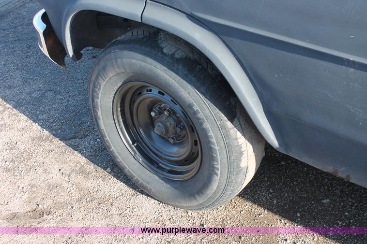 image for item D8318 1995 Chevrolet G20 Sport van