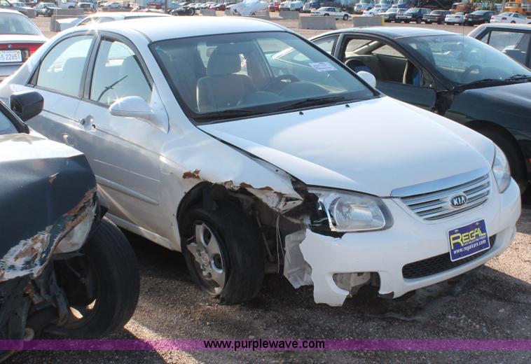 image for item D8319 2007 Kia Spectra EX