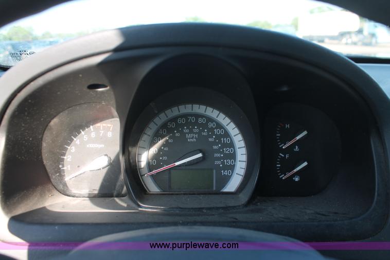 image for item D8319 2007 Kia Spectra EX