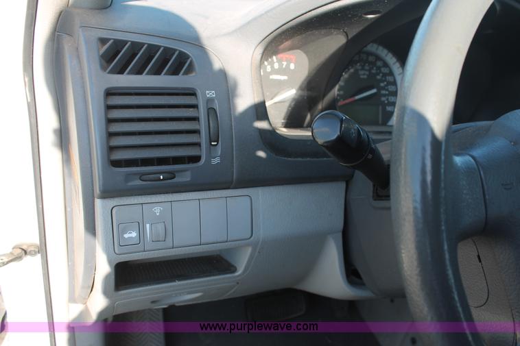 image for item D8319 2007 Kia Spectra EX