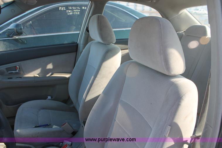 image for item D8319 2007 Kia Spectra EX