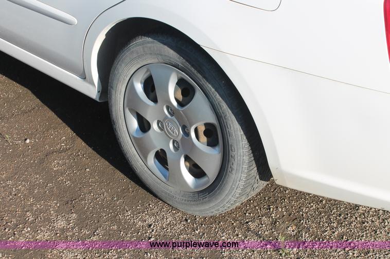 image for item D8319 2007 Kia Spectra EX