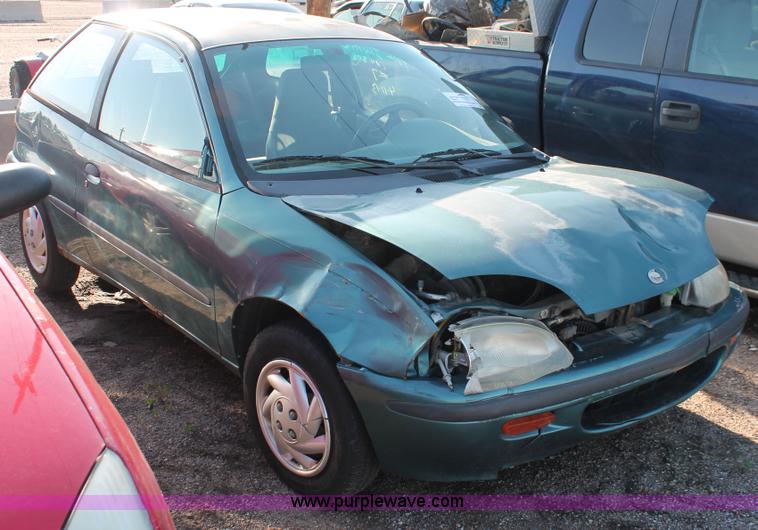 image for item D8320 1997 Geo Metro LSi