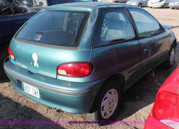 image for item D8320 1997 Geo Metro LSi