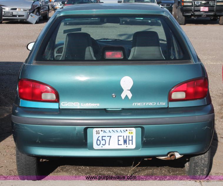 image for item D8320 1997 Geo Metro LSi
