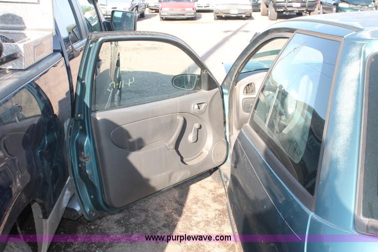 image for item D8320 1997 Geo Metro LSi