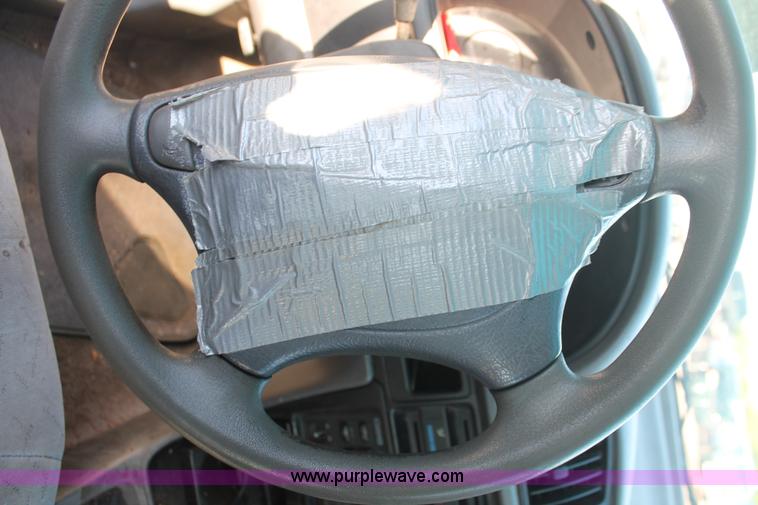 image for item D8320 1997 Geo Metro LSi