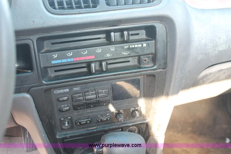 image for item D8320 1997 Geo Metro LSi