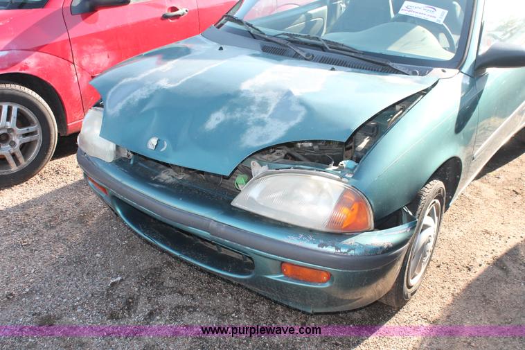 image for item D8320 1997 Geo Metro LSi