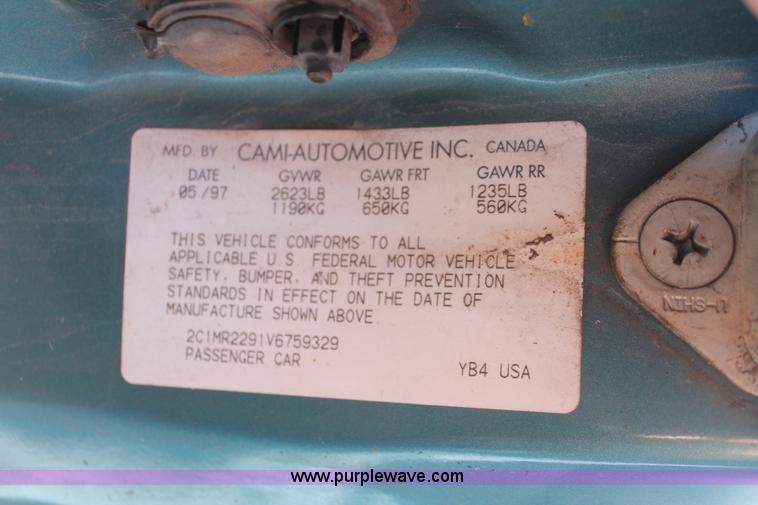 image for item D8320 1997 Geo Metro LSi