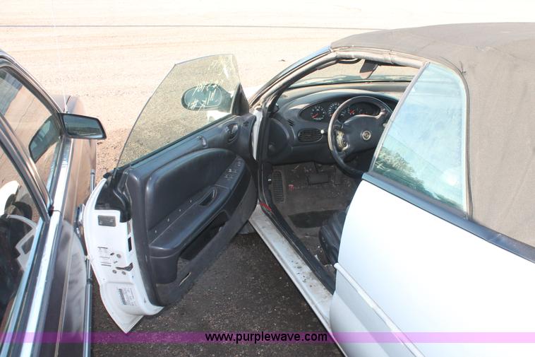image for item D8325 2000 Chrysler Sebring JXi convertible