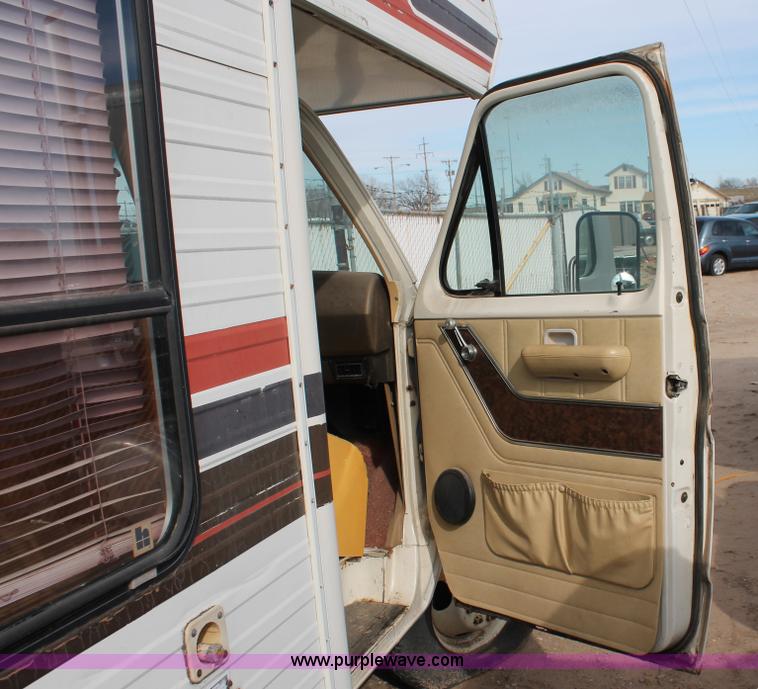 image for item E3202 1979 Ford Midas 2000 Chateau Camper Special motorhome