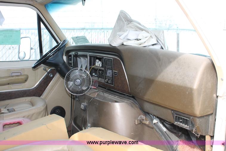 image for item E3202 1979 Ford Midas 2000 Chateau Camper Special motorhome