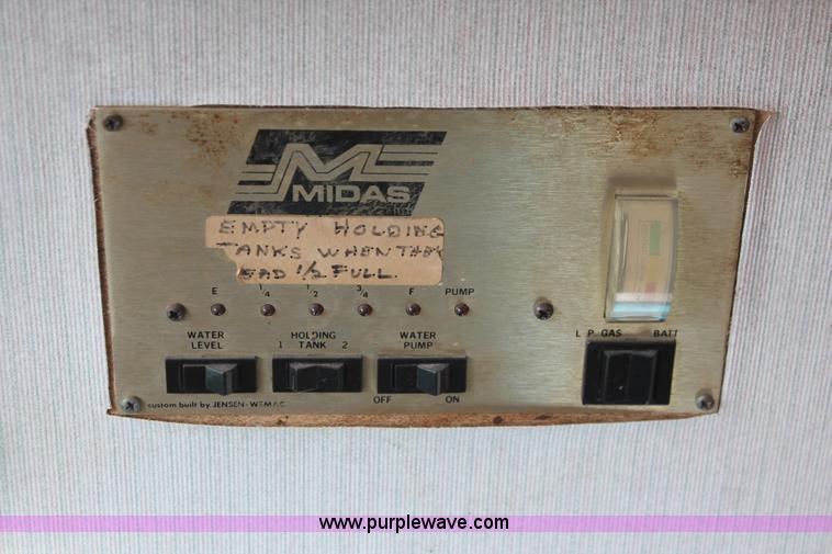 image for item E3202 1979 Ford Midas 2000 Chateau Camper Special motorhome