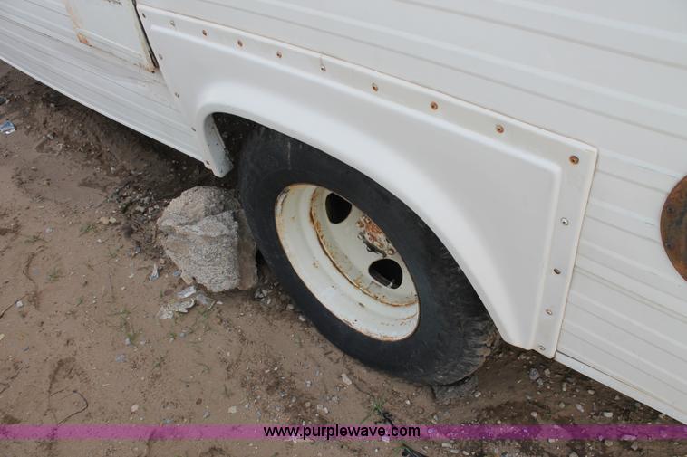 image for item E3202 1979 Ford Midas 2000 Chateau Camper Special motorhome