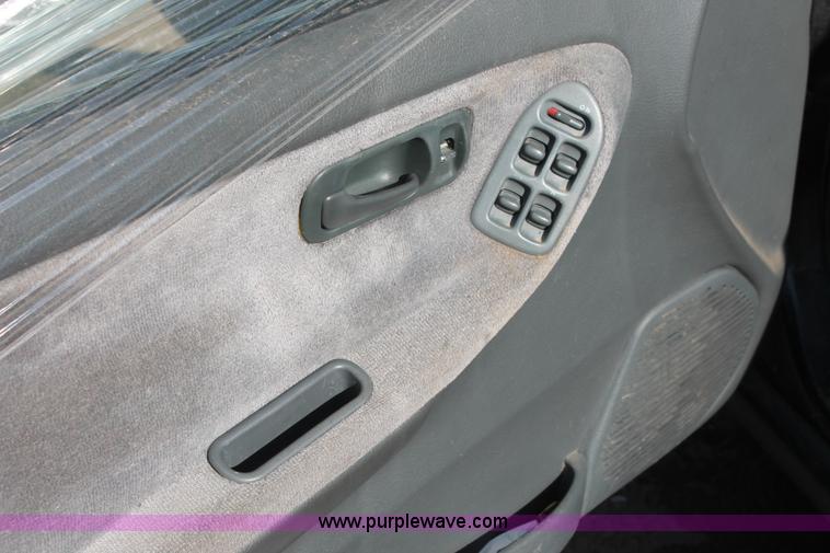 image for item H3555 1995 Honda Civic LX