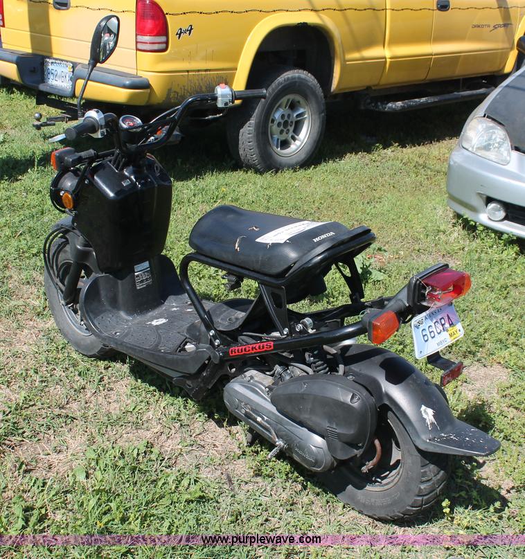 image for item H3558 2003 Honda Ruckus moped